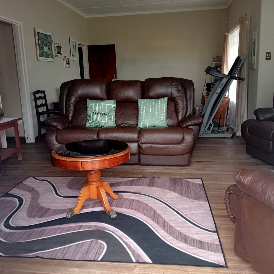 To Let 4 Bedroom Property for Rent in Top Town Eastern Cape